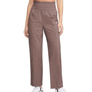 NWT

Nike
Women's Dri-FIT One Ultra High-Waisted Pants.